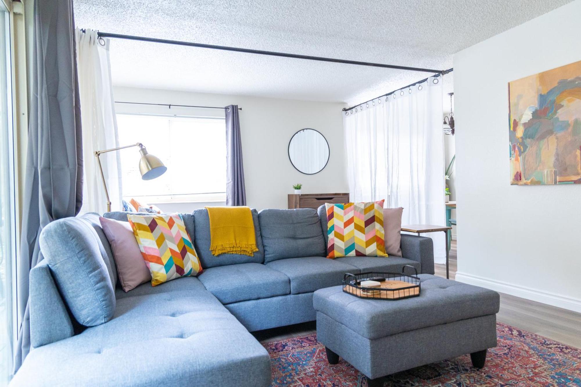 King Bed + Studio! Free Parking, Patio, Wfh Space! Seattle Esterno foto