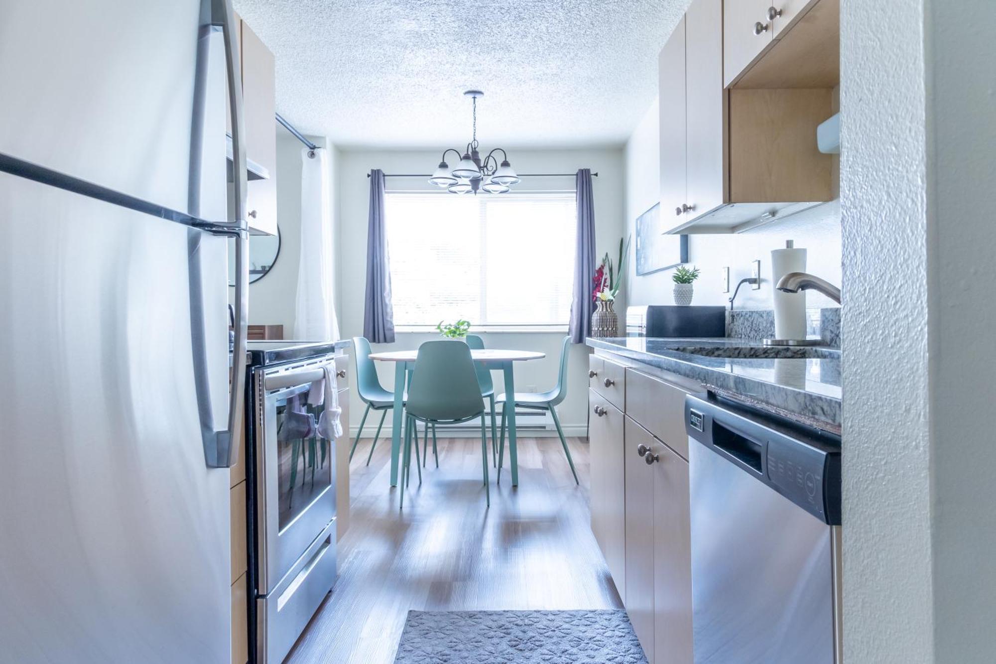 King Bed + Studio! Free Parking, Patio, Wfh Space! Seattle Esterno foto