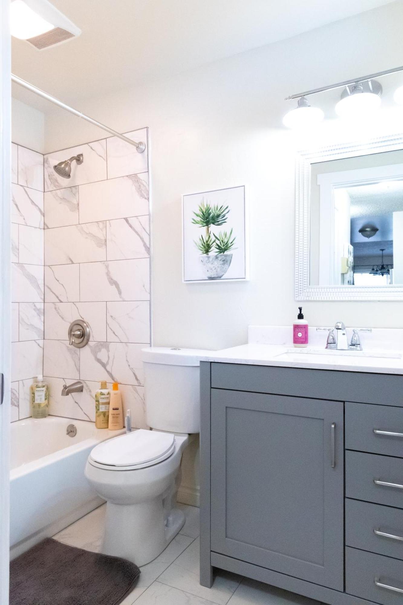King Bed + Studio! Free Parking, Patio, Wfh Space! Seattle Esterno foto